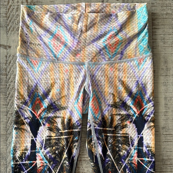 Niyama Sol Black and Gray Leggings with Intricate Patterns - Picture 2 of 8